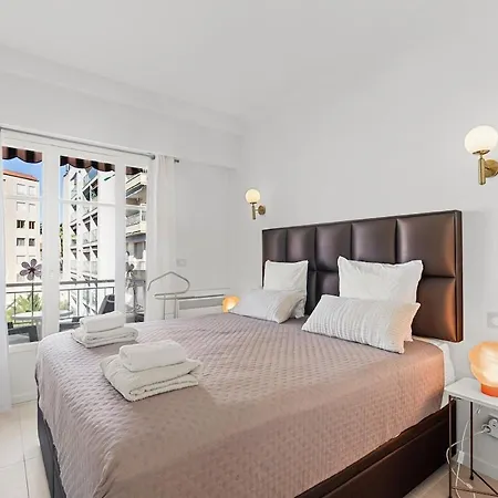 3 Pieces Les Pins Cosy Et Luxueux 胡安莱潘