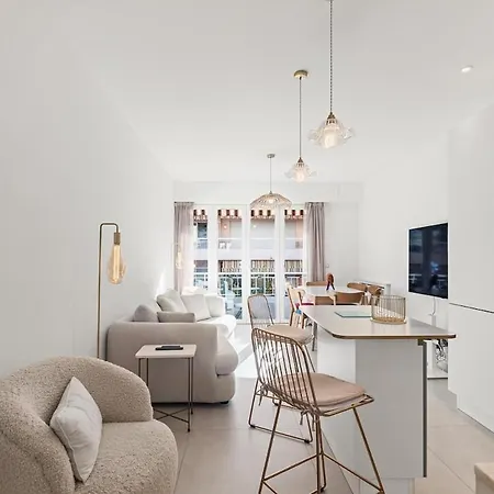 3 Pieces Les Pins Cosy Et Luxueux Juan-les-Pins