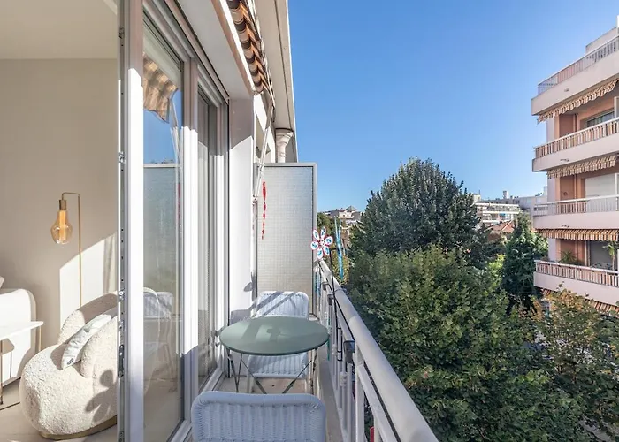 3 Pieces Les Pins Cosy Et Luxueux Apartment Juan-les-Pins